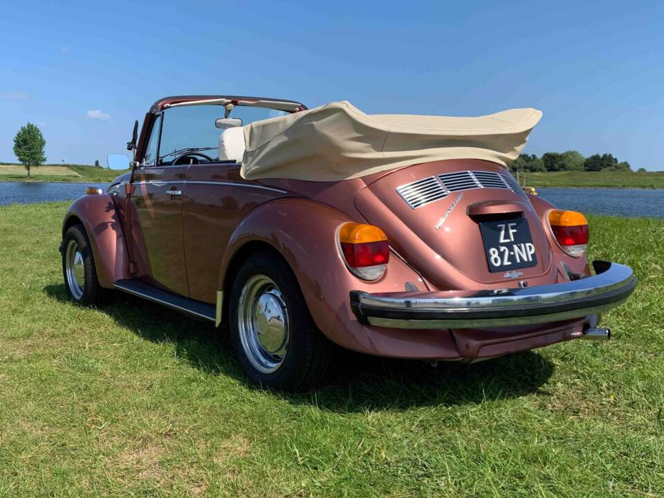 Immagine 4/8 di Volkswagen Käfer 1303 &quot;Champagne Edition&quot; (1978)