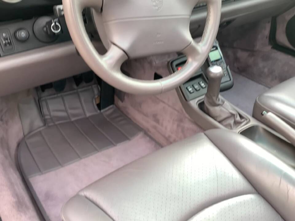Bild 4/18 von Porsche 911 Carrera 4S (1996)