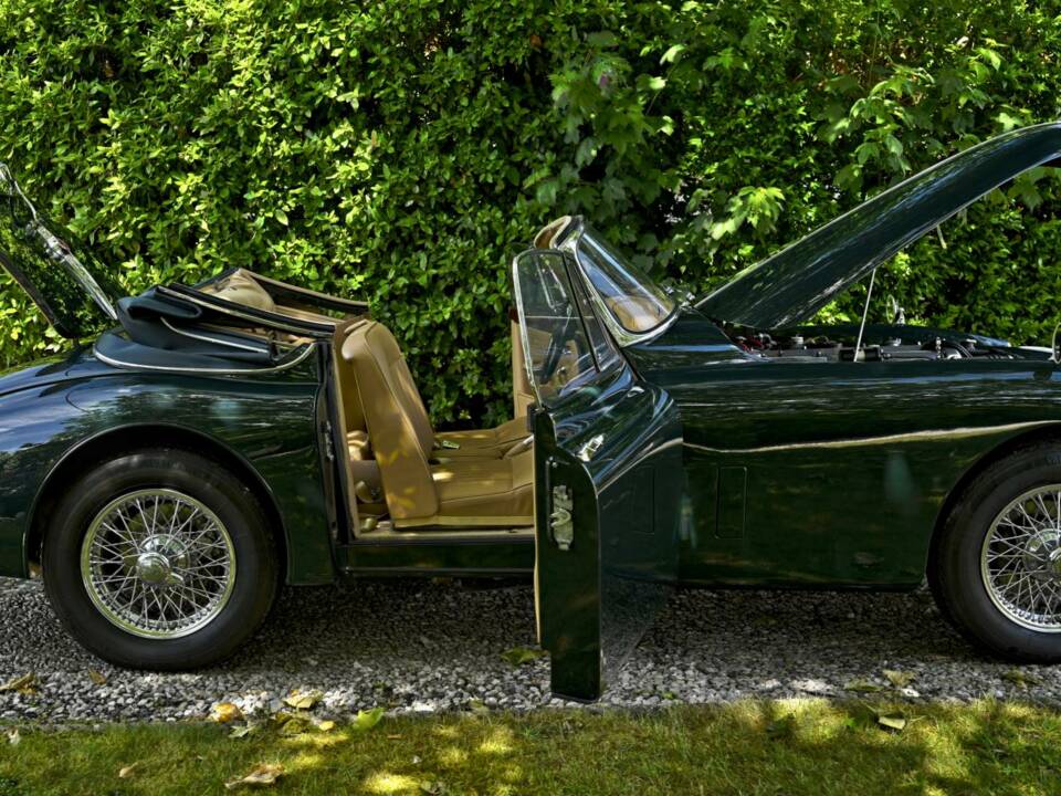 Immagine 27/50 di Jaguar XK 150 3.8 S DHC (1960)