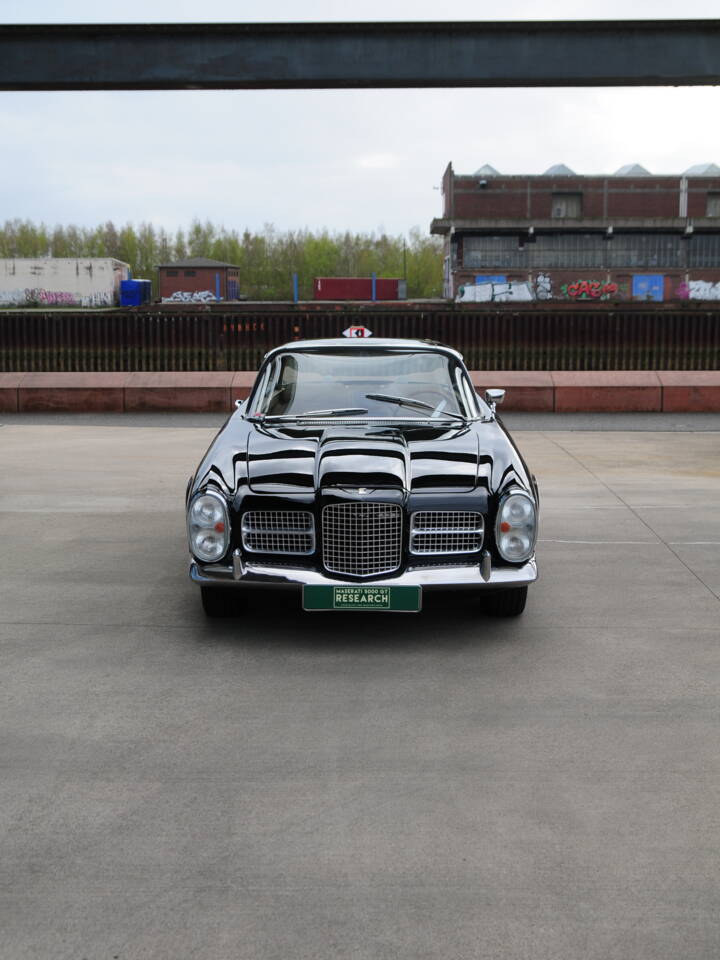 Image 1/34 of Facel Vega Facel II (1964)
