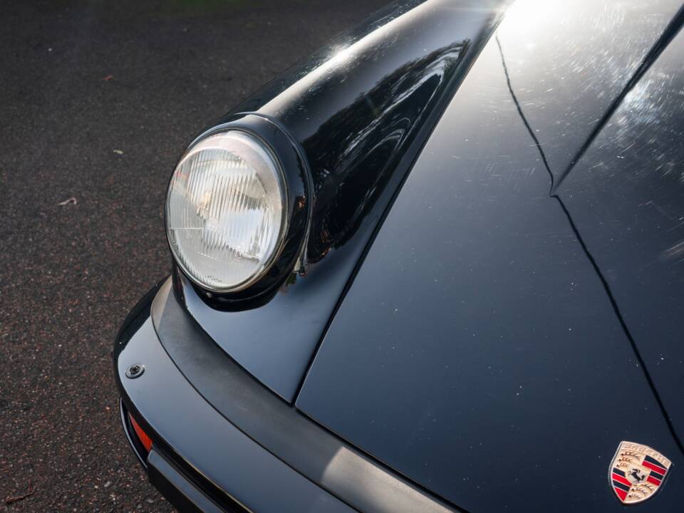 Imagen 53/60 de Porsche 911 Carrera 3.2 (WTL) (1988)