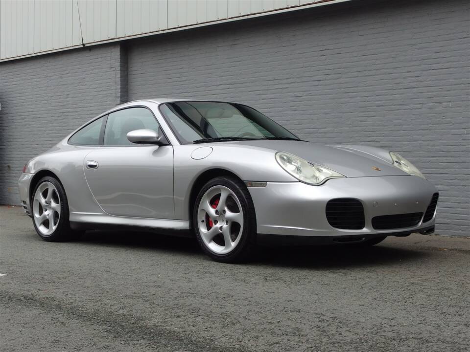 Bild 1/100 von Porsche 911 Carrera 4S (2002)