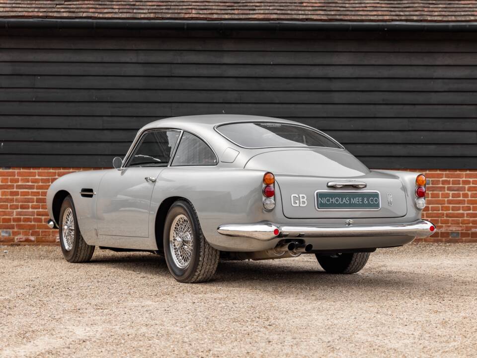 Immagine 3/74 di Aston Martin DB 5 Vantage (1964)