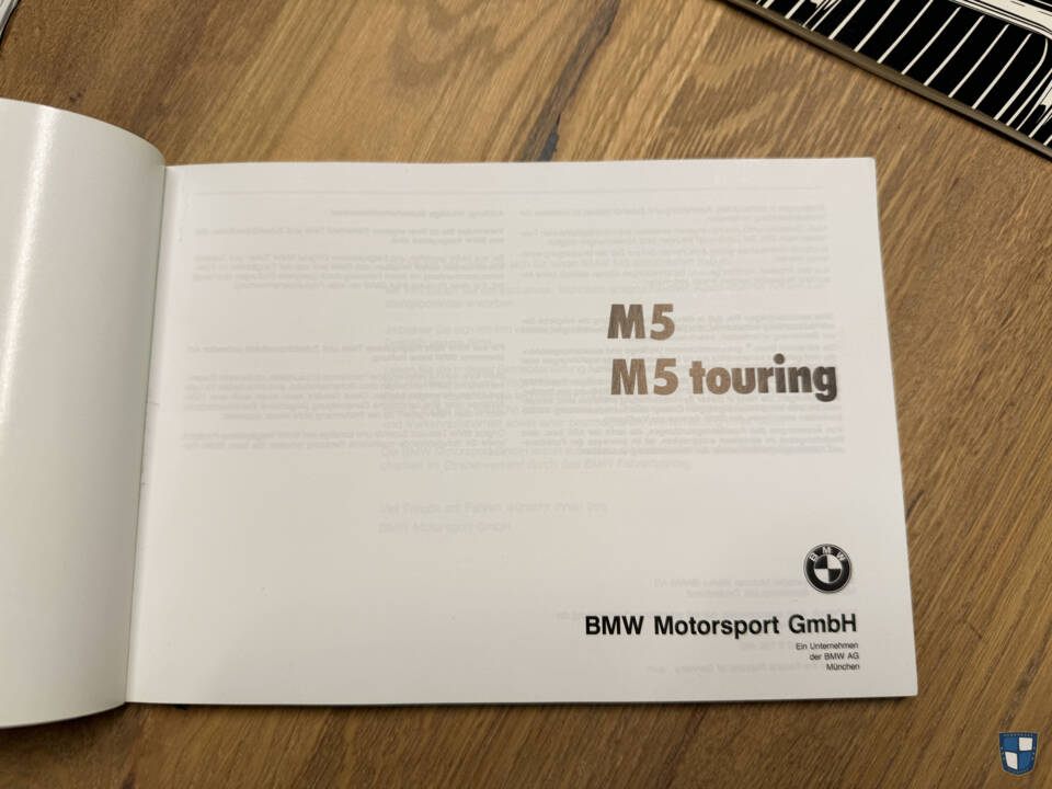 Bild 30/64 von BMW M5 Touring (1992)