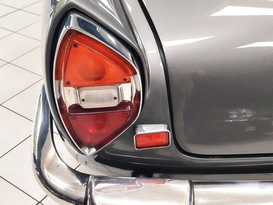 Afbeelding 14/55 van Lancia Flaminia GT 2.5 3C Touring (1963)