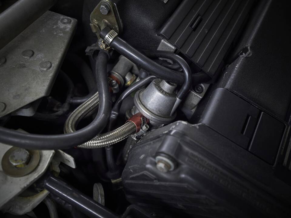 Image 92/93 of Lancia Delta HF Integrale Evoluzione I (1992)