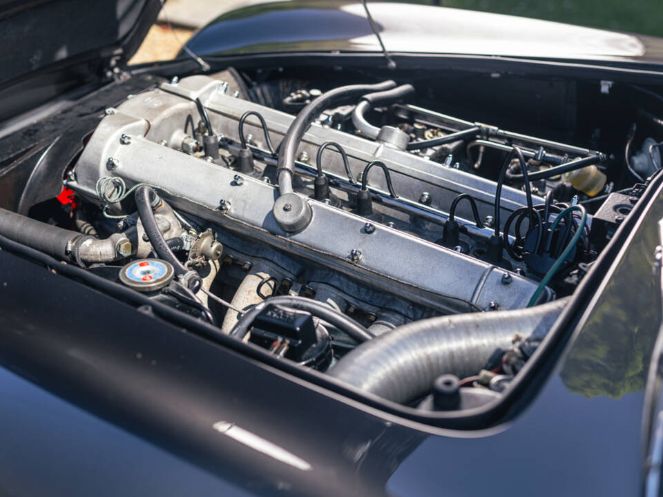 Bild 3/50 von Aston Martin DB 6 Vantage (1970)