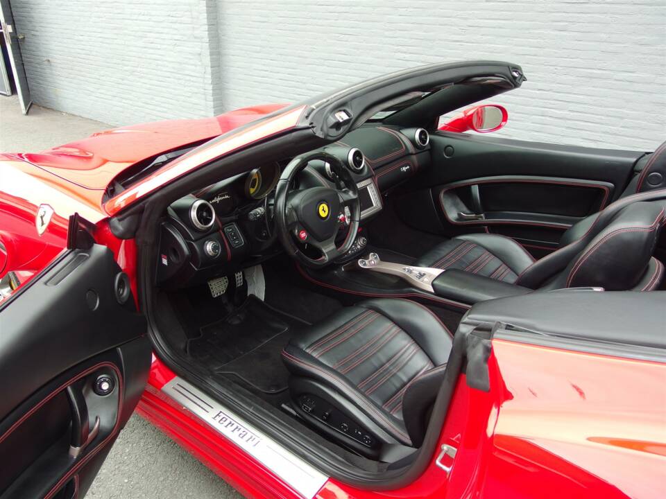 Immagine 45/98 di Ferrari California 30 (2013)