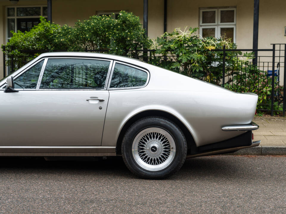 Afbeelding 13/30 van Aston Martin V8 Vantage X-Pack (1987)