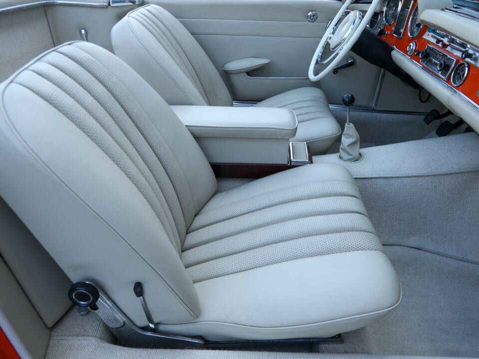 Image 40/50 of Mercedes-Benz 230 SL (1964)