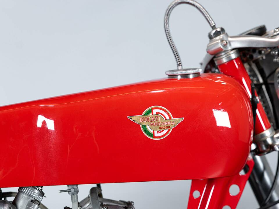 Immagine 21/30 di Ducati DUMMY (1957)