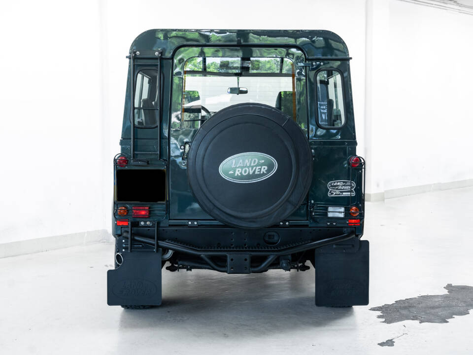 Image 5/43 of Land Rover Defender 90 &quot;50th Anniversary&quot; (1998)