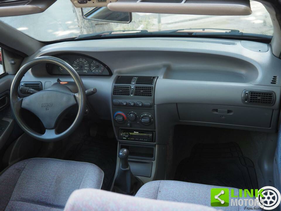 Bild 24/42 von FIAT Punto 90 ELX (1996)