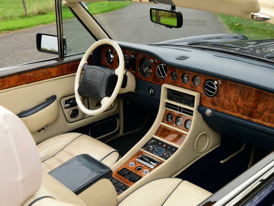Image 30/50 of Rolls-Royce Corniche S (1995)