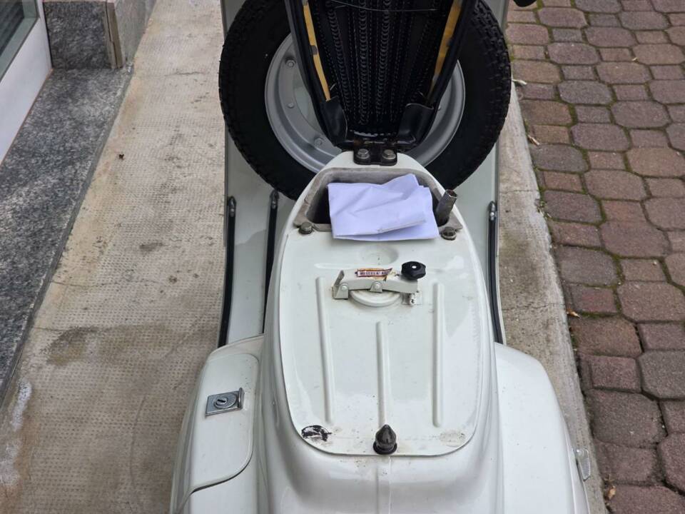 Bild 16/29 von Piaggio Vespa 125 Primavera ET3 (1977)