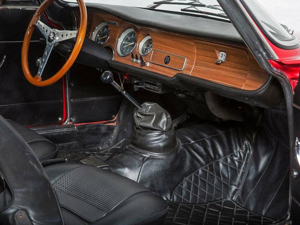 Immagine 26/31 di Alfa Romeo Giulia GTA 1300 Junior (1968)