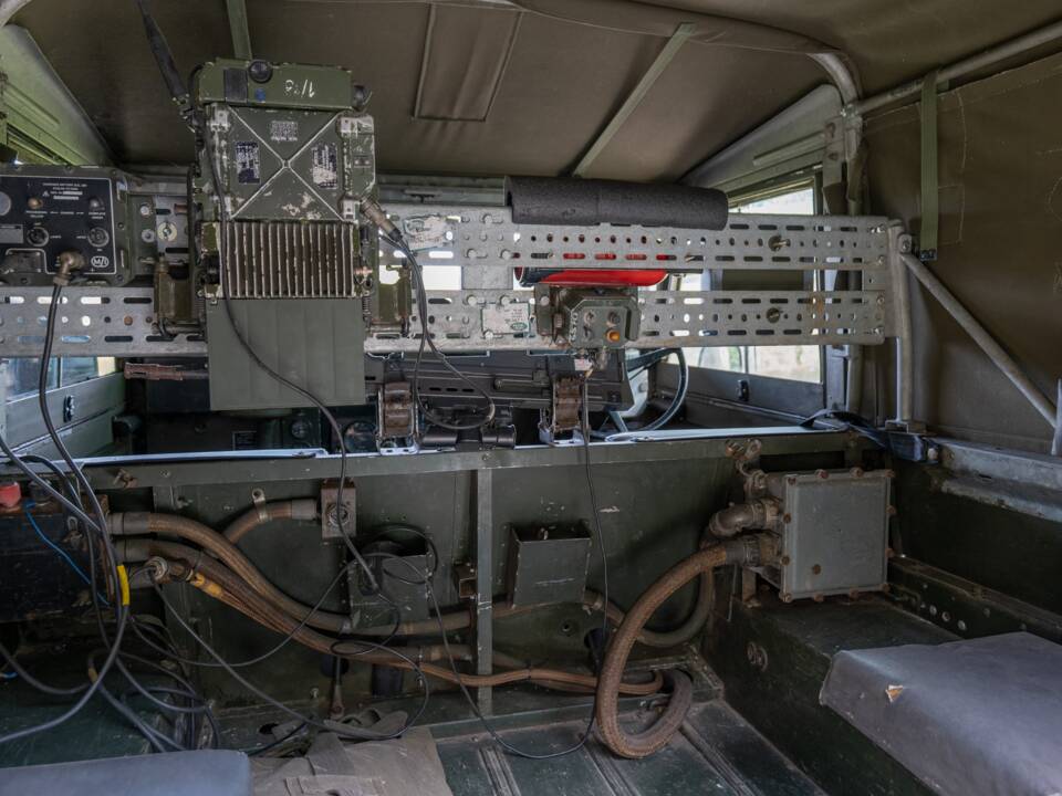 Image 33/50 de Land Rover 88 (1974)
