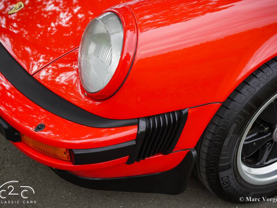 Image 37/63 of Porsche 911 Carrera 3.2 (1986)