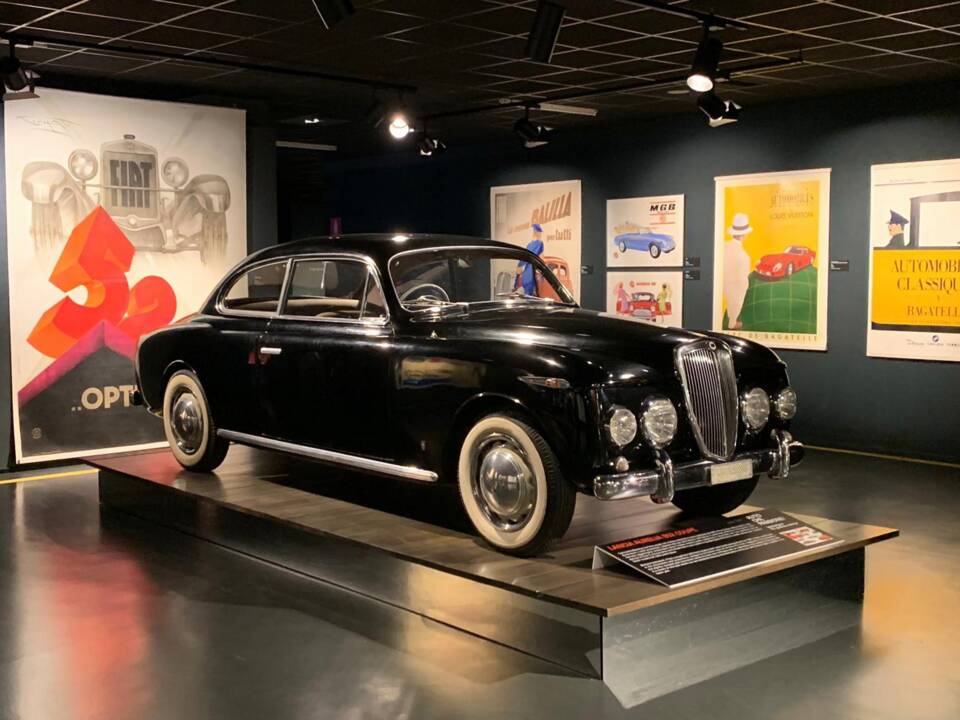 Image 39/51 of Lancia Aurelia B52 Bertone (1951)