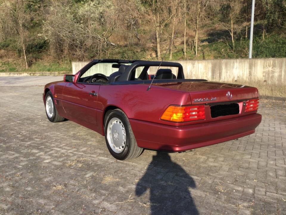 Image 4/32 de Mercedes-Benz 300 SL-24 (1992)