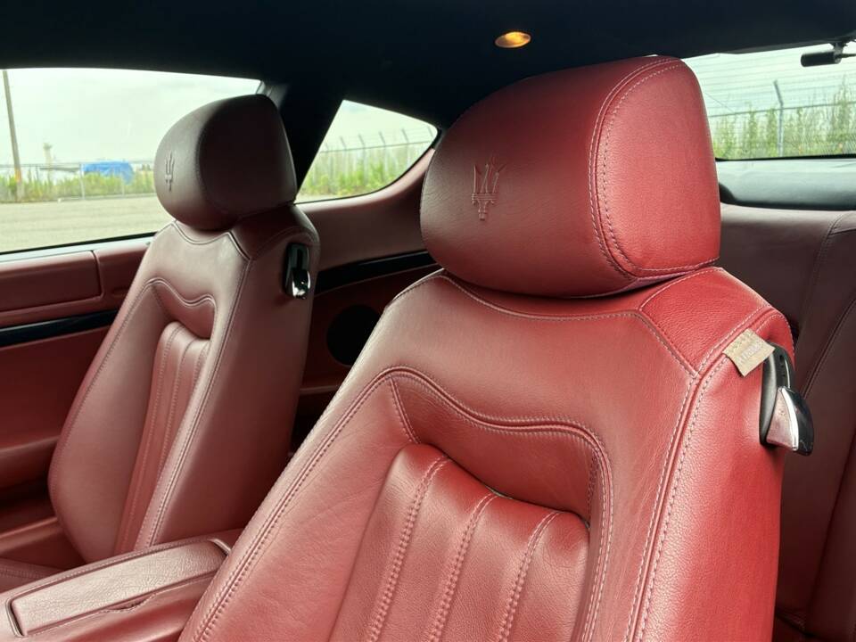 Immagine 11/39 di Maserati GranTurismo 4.2 (2008)