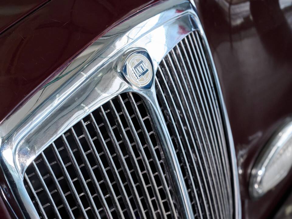 Image 27/50 of Lancia Aurelia B12 (1955)
