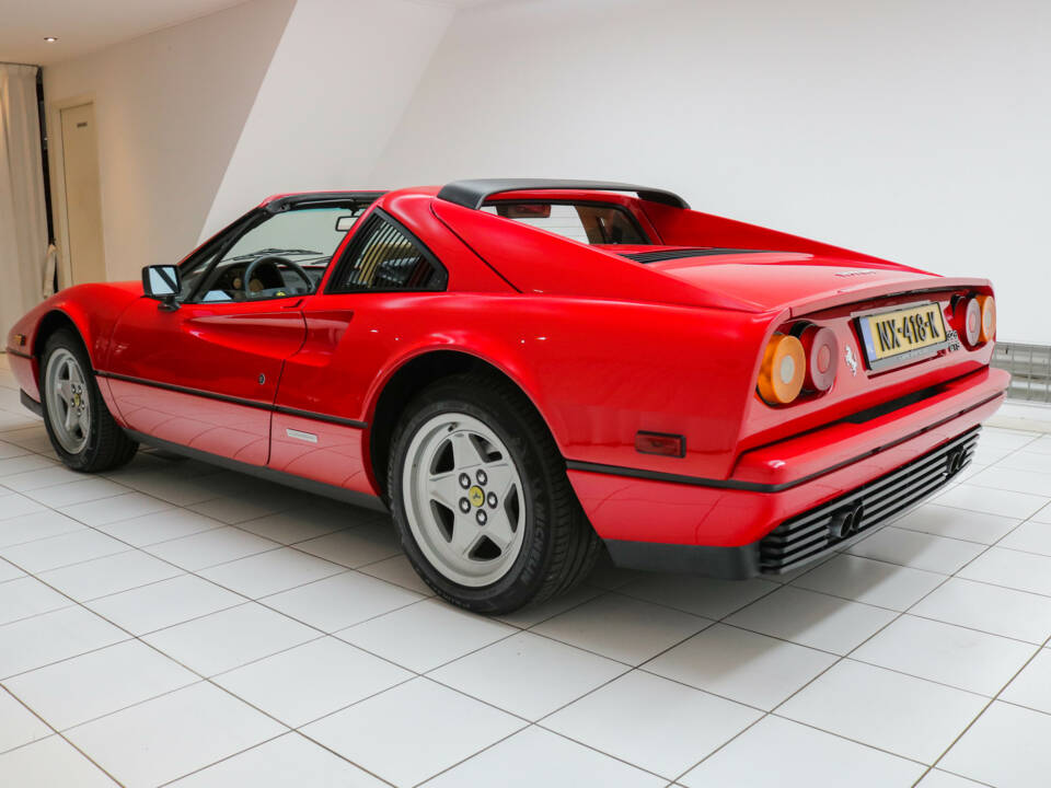 Image 3/20 de Ferrari 328 GTS (1987)