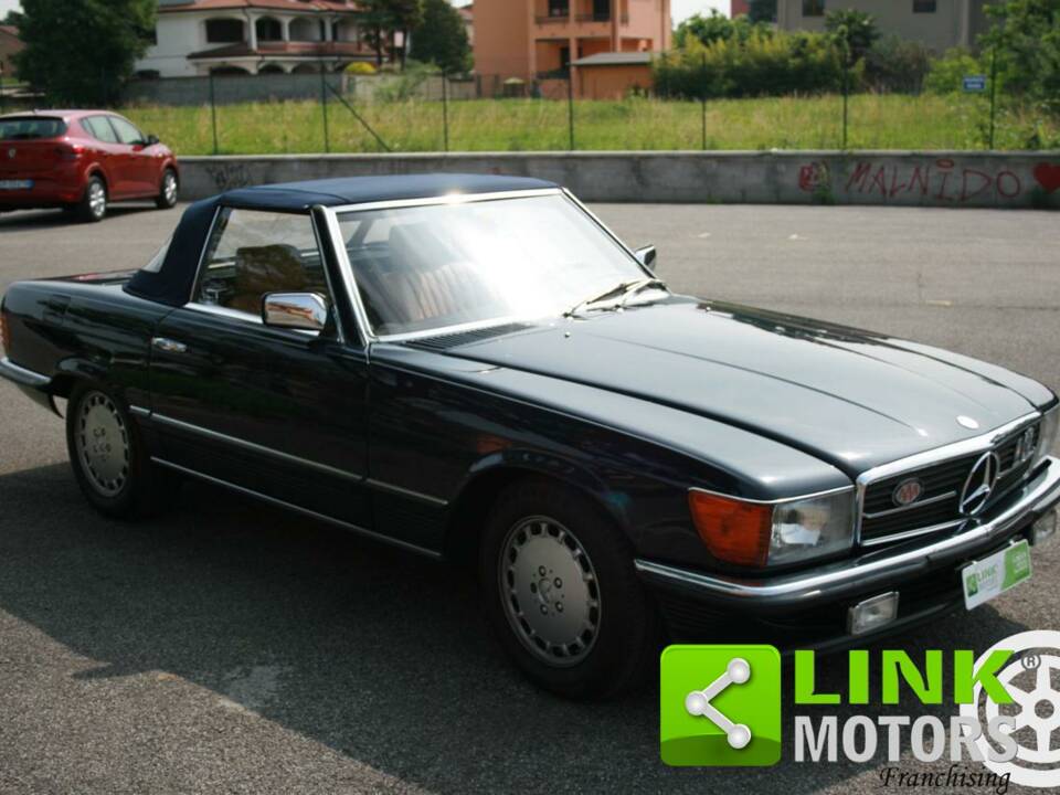 Immagine 5/10 di Mercedes-Benz 380 SL (1983)