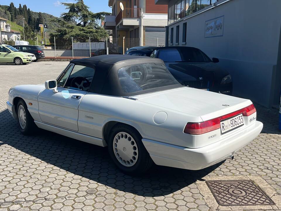 Image 3/27 of Alfa Romeo 2.0 Spider (1991)