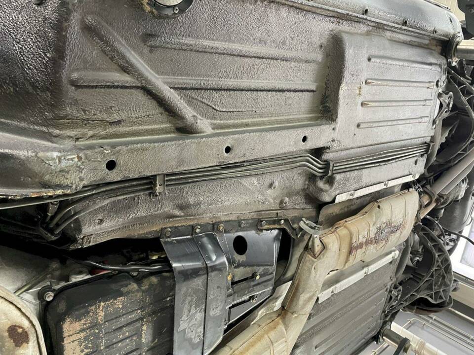 Image 29/36 de Mercedes-Benz 560 SL (1986)