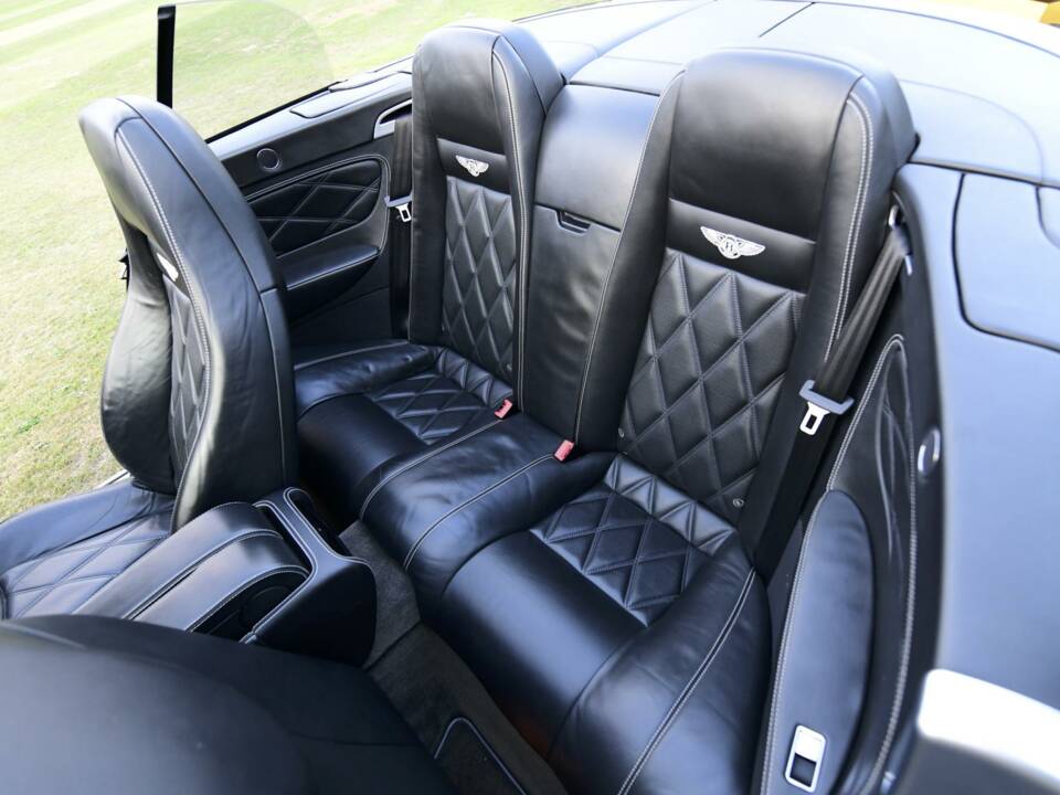 Bild 28/50 von Bentley Continental GTC W12 (2011)