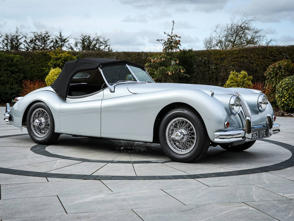 Image 3/13 of Jaguar XK 140 SE OTS (1956)