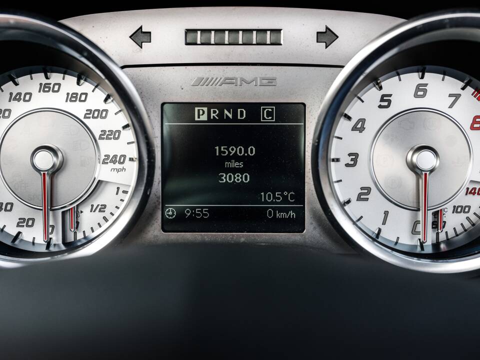Image 30/40 of Mercedes-Benz SLS AMG Roadster (2011)