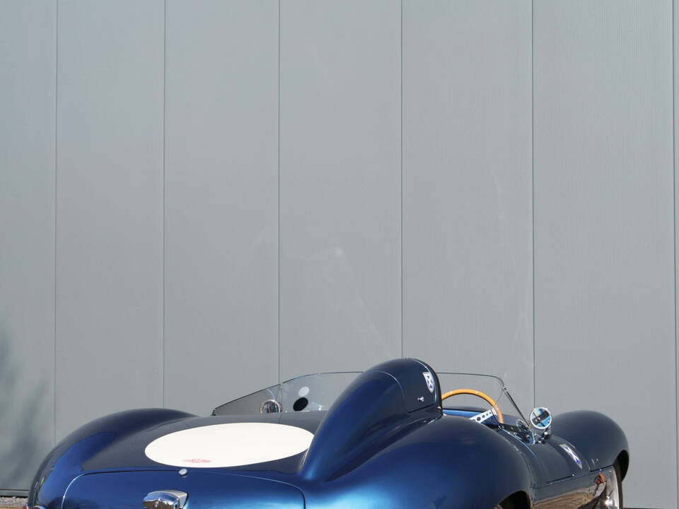 Image 45/60 of Jaguar D-Type (1967)
