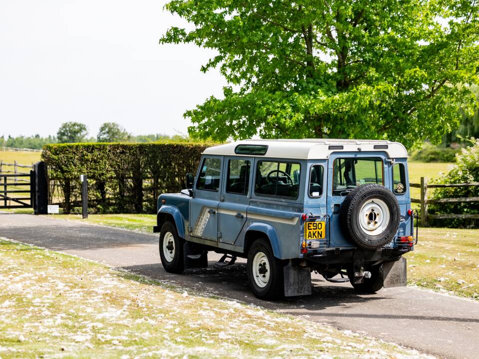 Image 36/50 of Land Rover 110 (1988)