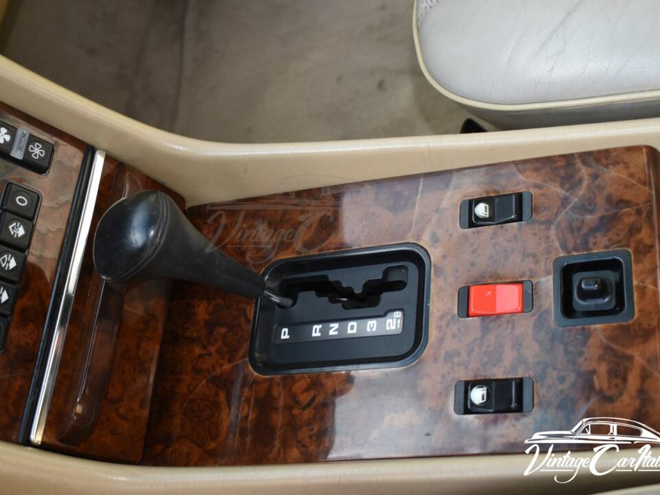 Image 48/75 de Mercedes-Benz 560 SL (1986)