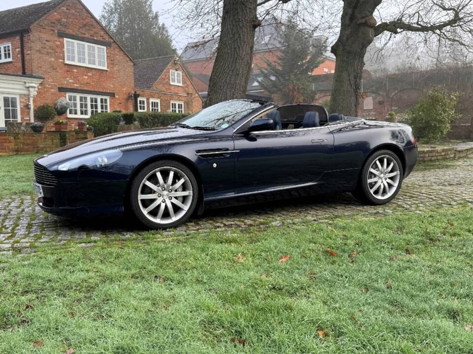 Image 4/48 of Aston Martin DB 9 Volante (2007)