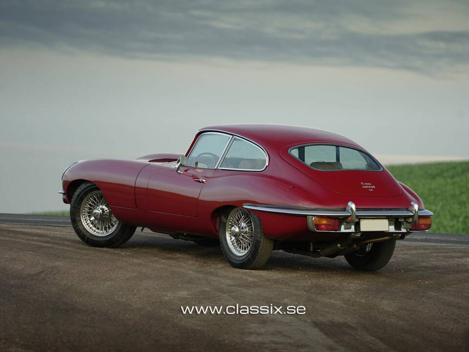 Image 12/17 of Jaguar E-Type (1970)