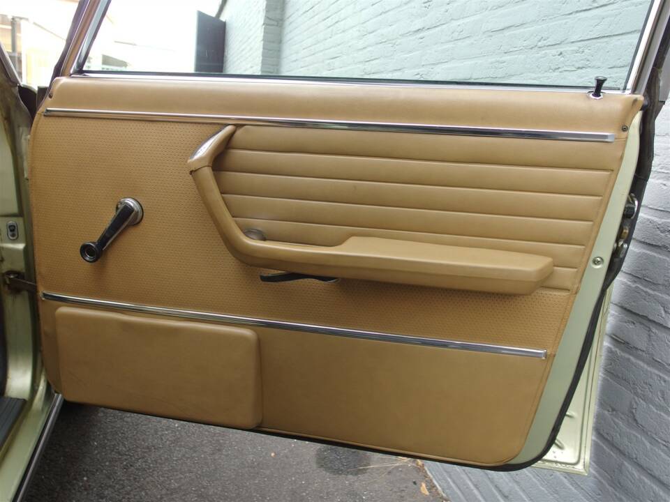 Image 68/95 de BMW 2500 (1977)