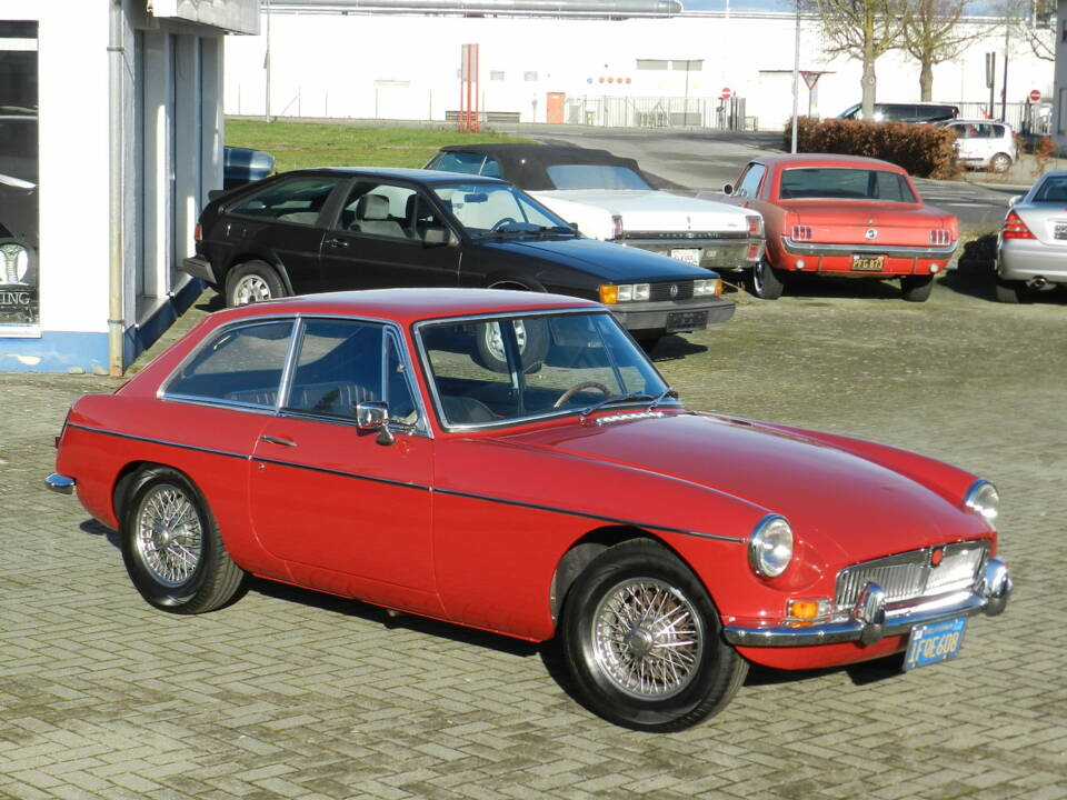 Image 49/75 of MG MGB GT (1969)