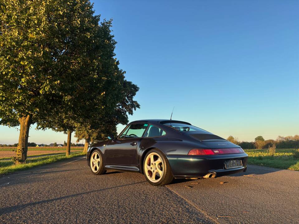 Bild 11/13 von Porsche 911 Carrera 4S (1997)