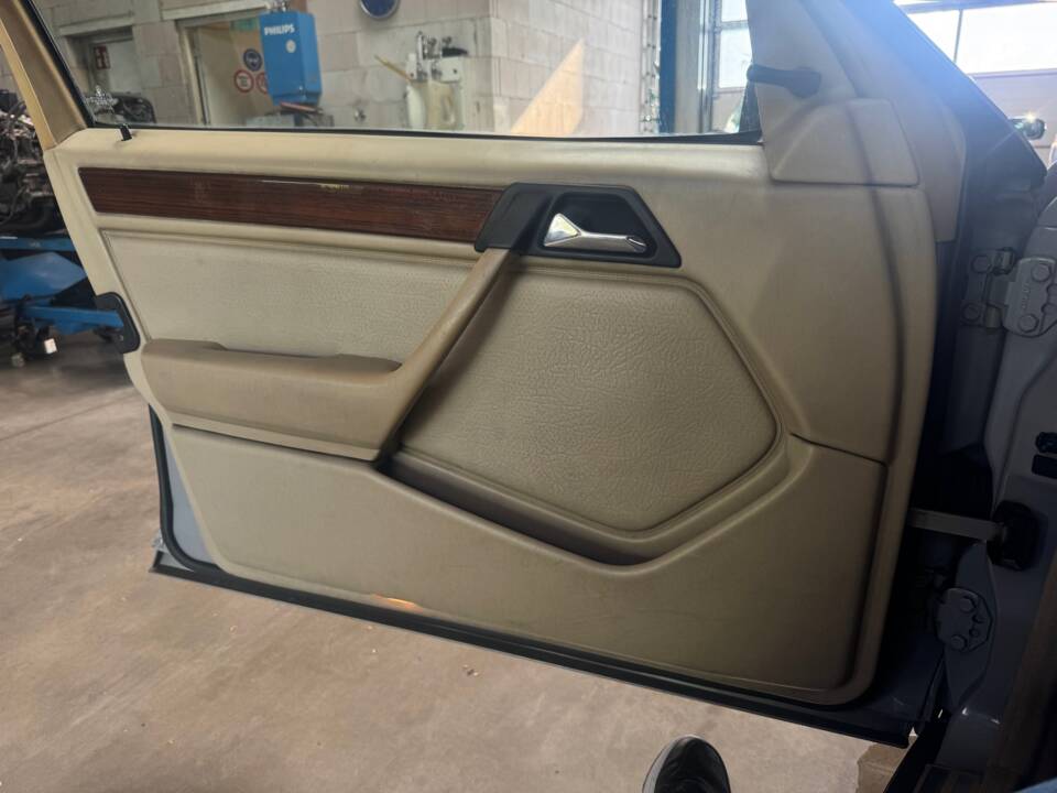 Bild 40/51 von Mercedes-Benz 300 D Turbo (1991)