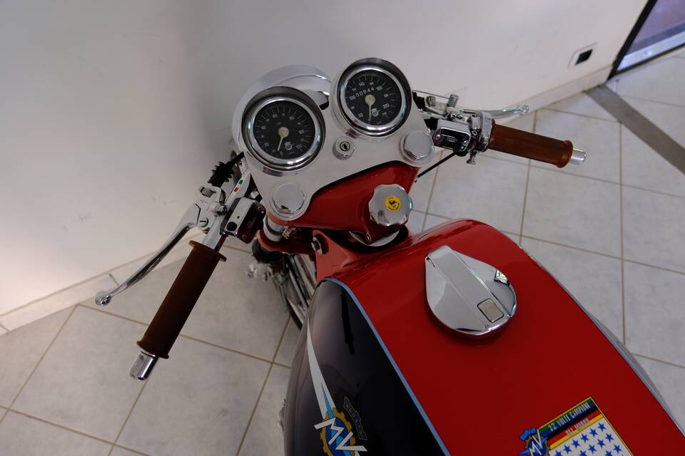Image 82/99 of MV Agusta 750 Sport (1971)