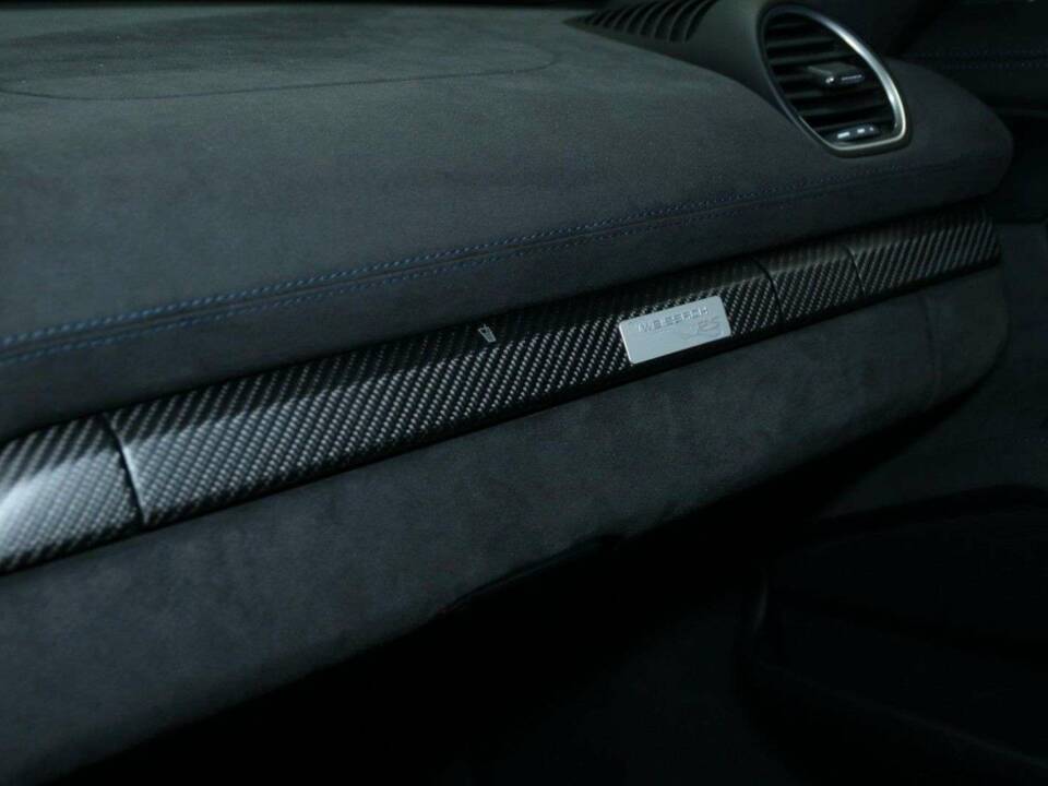 Image 18/50 of Porsche 718 Cayman GT4 RS Weissach (2023)