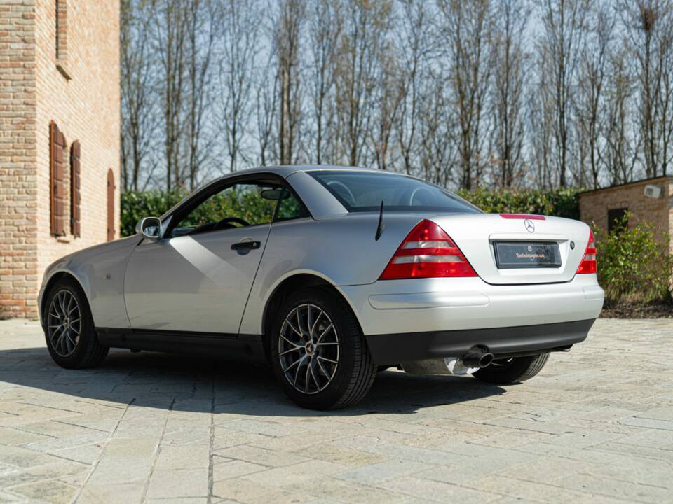 Afbeelding 11/50 van Mercedes-Benz SLK 200 (1997)