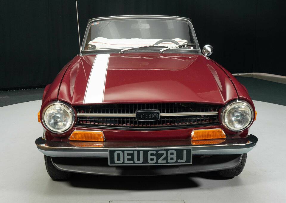 Image 4/8 de Triumph TR 6 (1971)