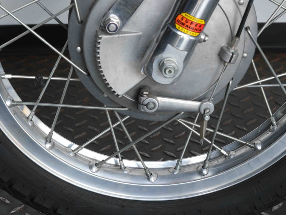 Image 16/64 of Ducati 350 Desmo (1971)
