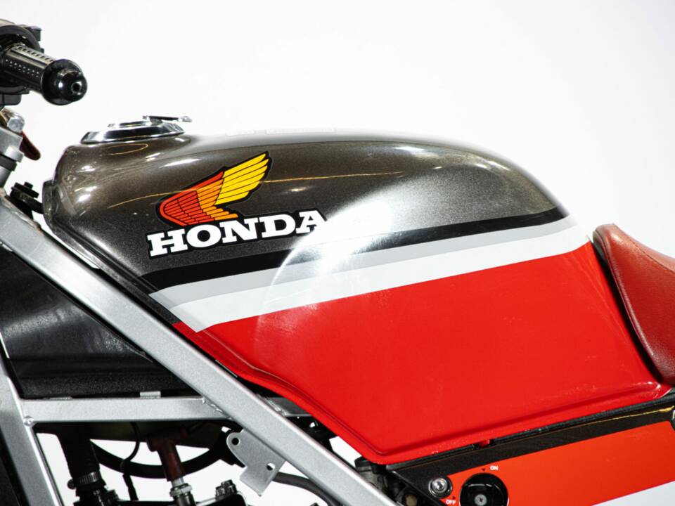 Image 18/50 of Honda NS 125F (1985)