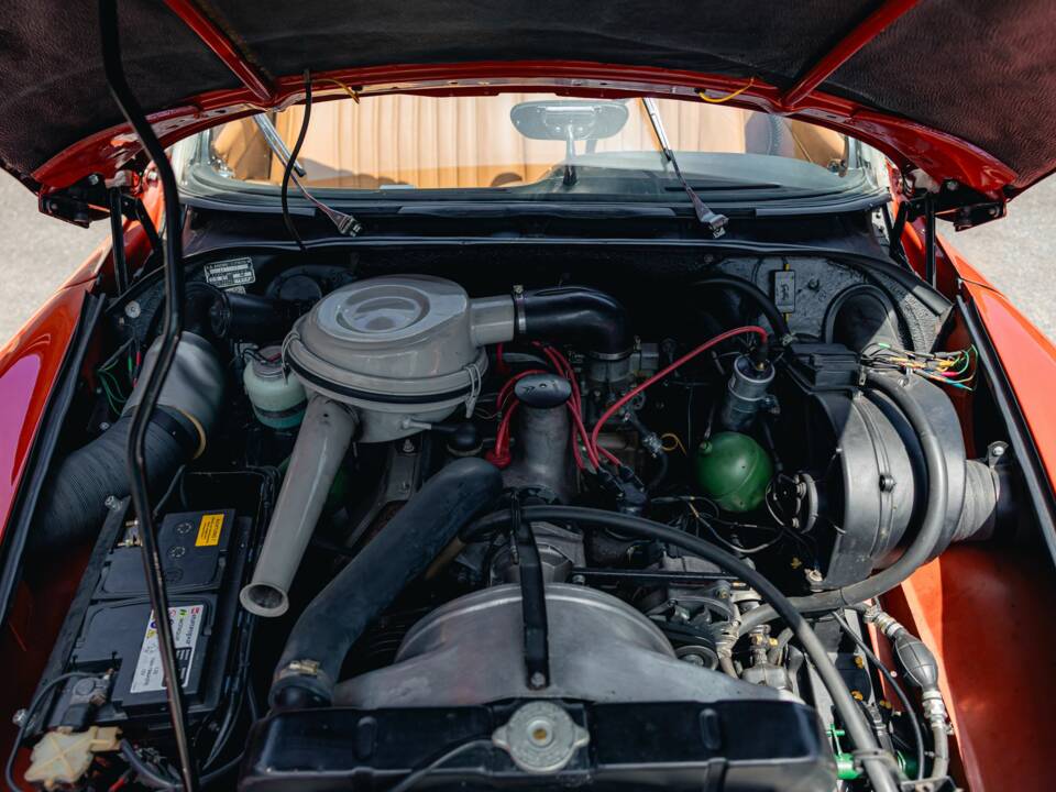 Image 47/56 of Citroën DS 21 Chapron (1967)
