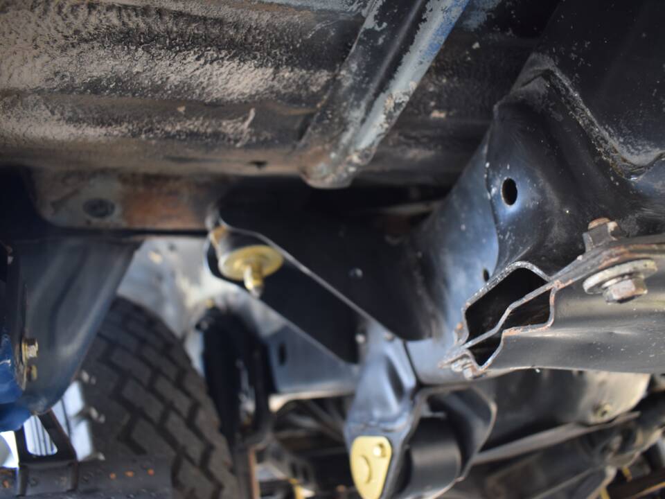 Afbeelding 6/24 van Toyota Land Cruiser FJ 62 (1989)